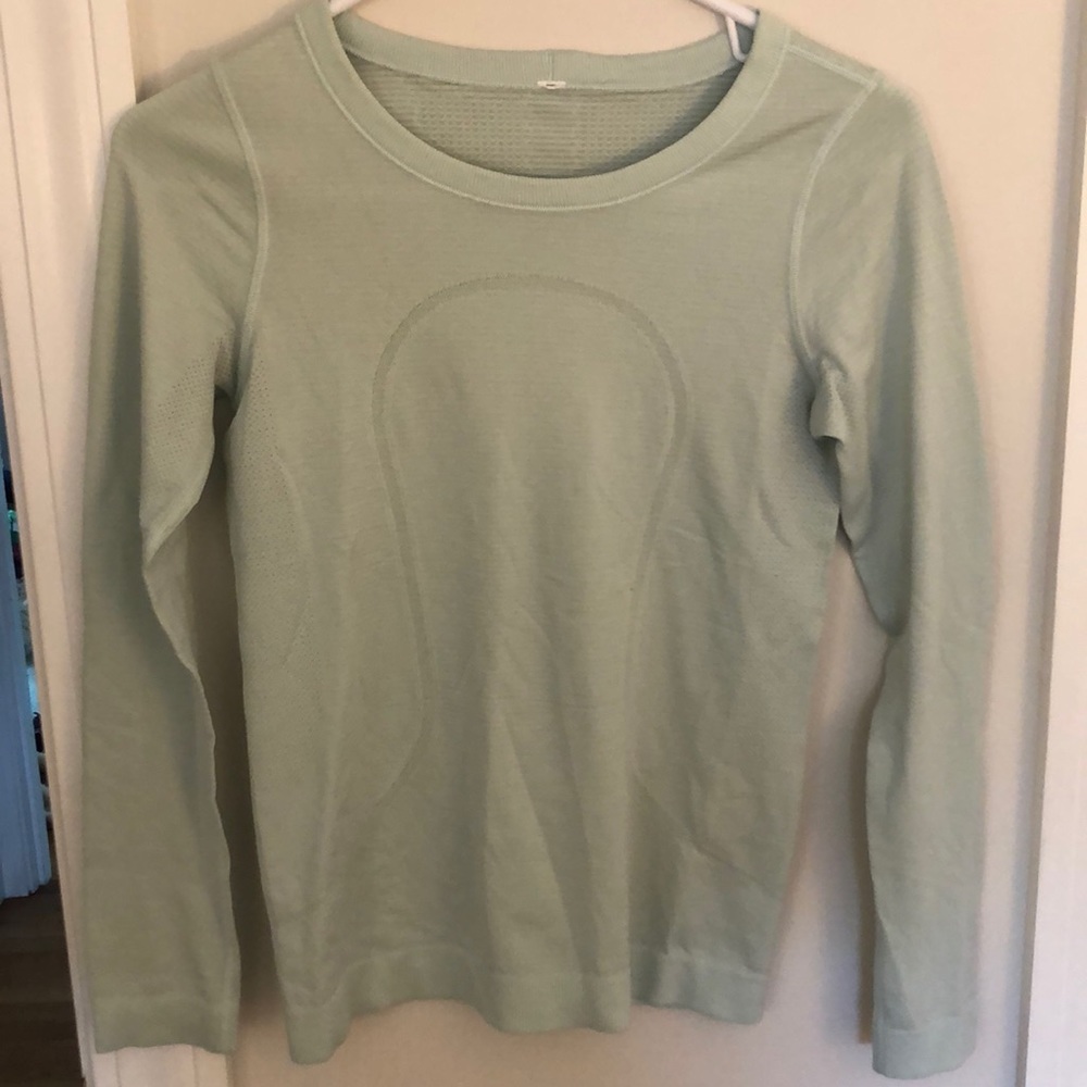 Lululemon sea green athletic long sleeve 💚